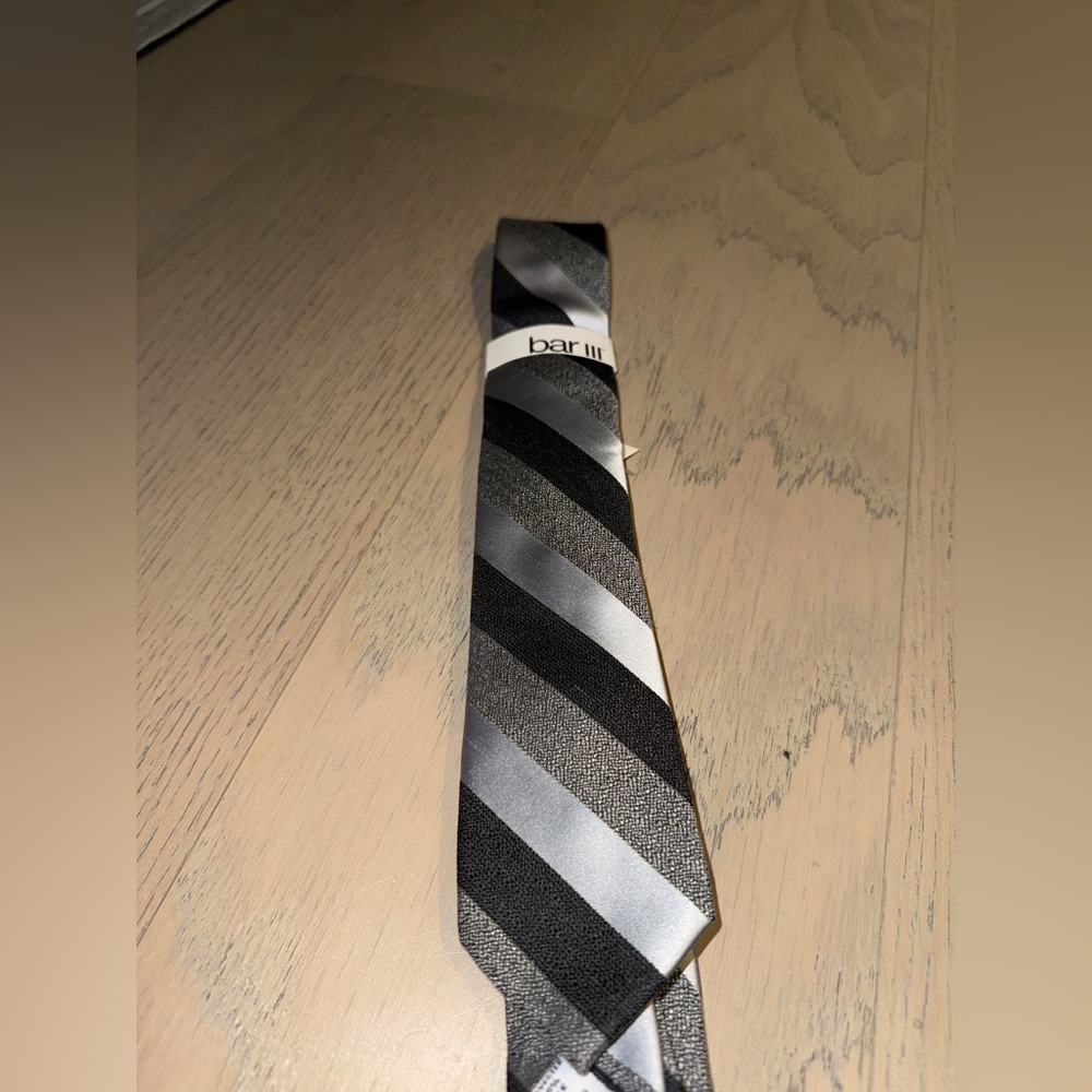 NWT Bar III Elegant Black and Gray Diagonal Striped Tie Striped Style